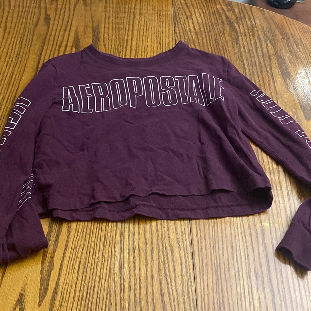 cute maroon cropped long sleeve!